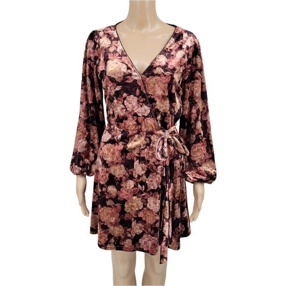 Coco + Jaimeson  Surplice V-Neck 3/4 Sleeve Floral Velvet Faux-Wrap Mini Dress L - Picture 2 of 16